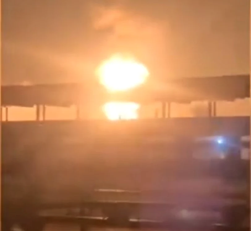 Incendiu la la rafinăria Afipski FOTO Nexta/ Twitter