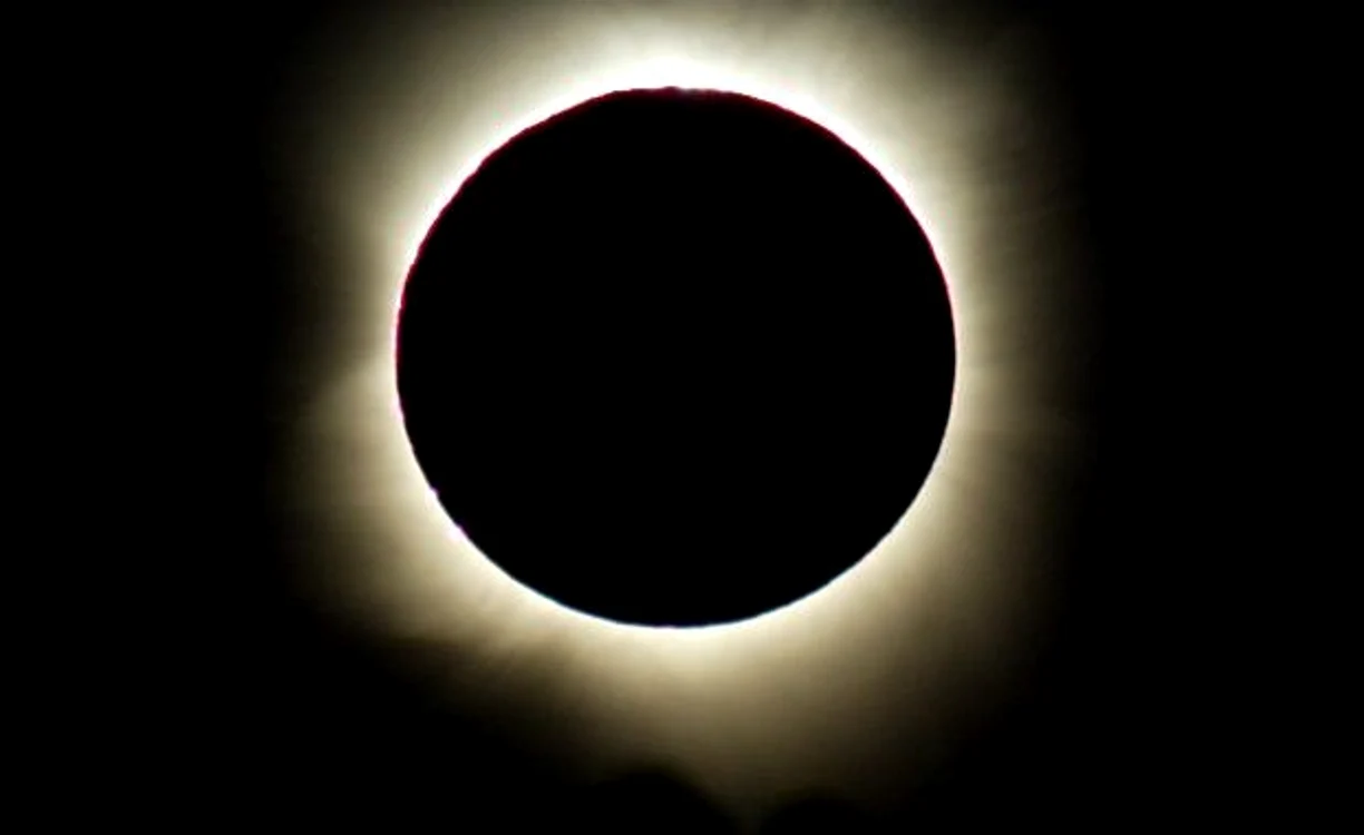 
    Eclipsa totală de Soare, Australia  