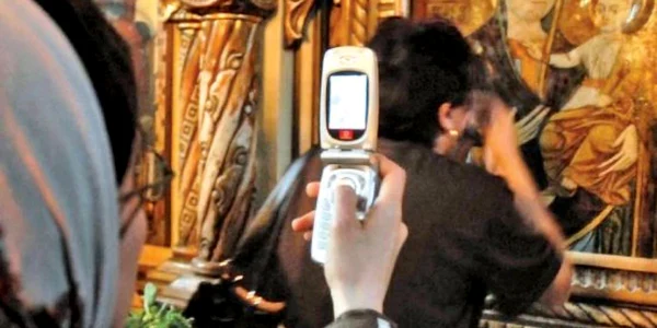 Telefoanele mobile pot fi folosite pe post de camere de luat vederi