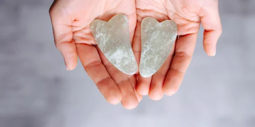 pietre masaj shutterstock 1633037017 jpg