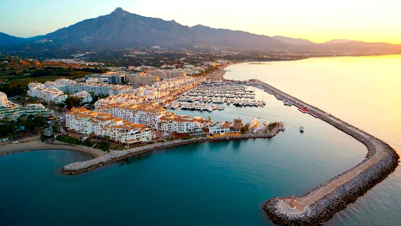 Țărmul Costa del Sol, Spania Foto Arhiva Adevărul