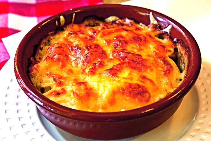 cartofi frantuzesti gratinati shutterstock 36401188 jpeg