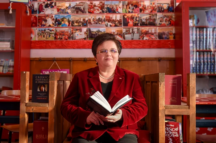 Profesoara folosește poveștile pentru ca elevii să se apropie de literatură FOTO proiectulmerito.ro