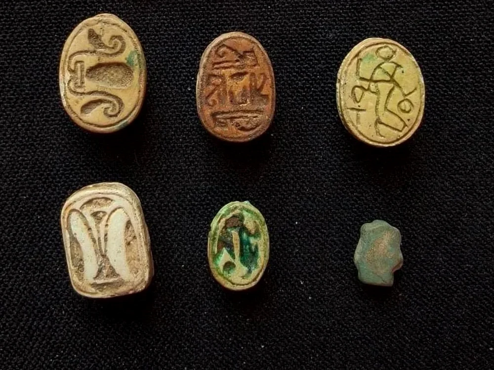 Depozit funerar în situl antic Heliopolis (© Facebook / Ministry of Tourism and Antiquities)