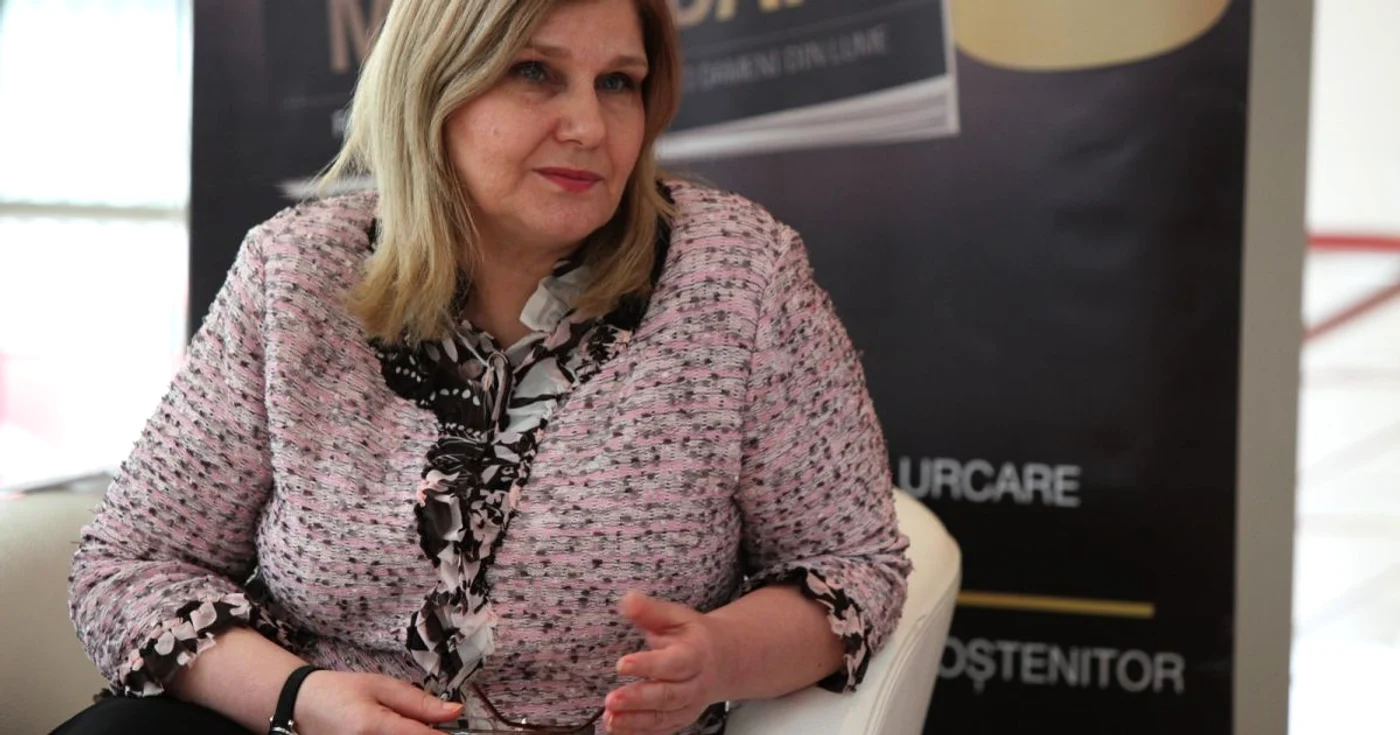 Anca Vlad, primvicepreşedintele Confederaţiei Naţionale a Patronatelor din România, semnează scrisoarea deschisă către premierul Victor Ponta