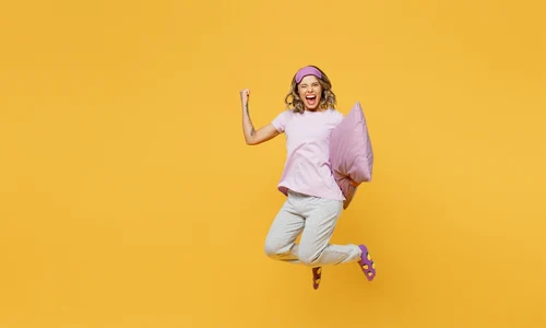 tanara cu multa energie dimineata jpg