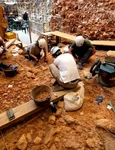 Săpături arheologice la Gran Dolina din Spania, unde cercetătorii au găsit dovezi de canibalism la adulții de Homo antecessor (© Maria D. Guillén / IPHES-CERCA)