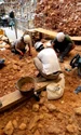 Săpături arheologice la Gran Dolina din Spania, unde cercetătorii au găsit dovezi de canibalism la adulții de Homo antecessor (© Maria D. Guillén / IPHES-CERCA)