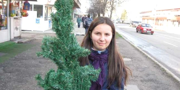 Florentina Neagu a cumpărat un brad artificial cu 25 de lei