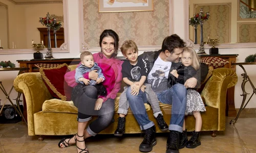 4 alina puscas si familia completa 1 jpg jpeg