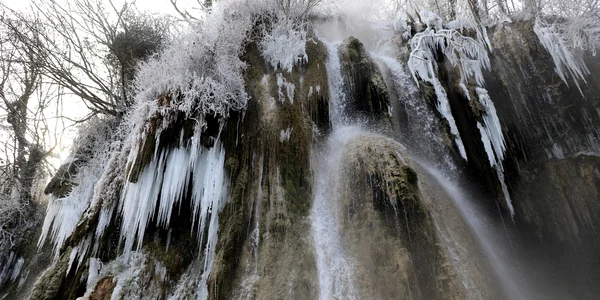 Cascada Clocota iarna  Foto Daniel Guță (6) JPG