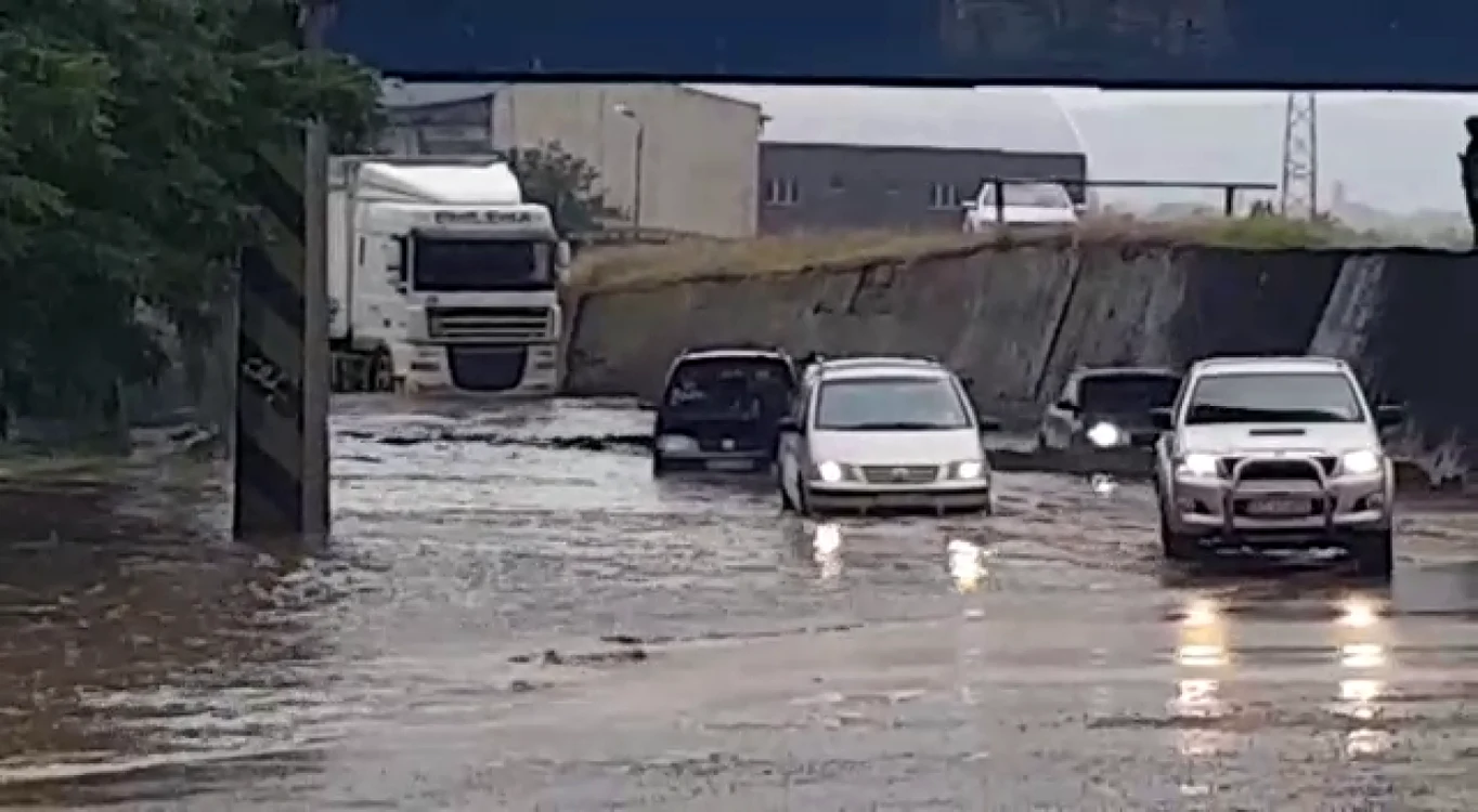 Ploi abundente în zeci de localităţi FOTO Adevărul