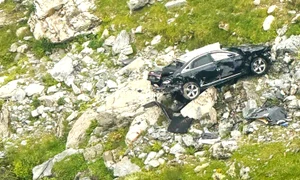 Mașină prăpastie Transfăgărășan FOTO Facebook 