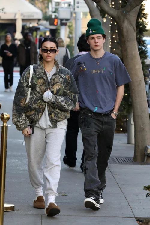 Madison Beer și iubitul ei, Nick Austin, fotografiați pe stradă