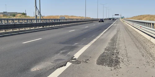 gropi autostrada bucurestiului FOTO Catalin Deacu / Facebook