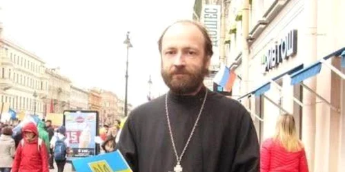 preot rus cu drapelul ucrainei foto facebook png