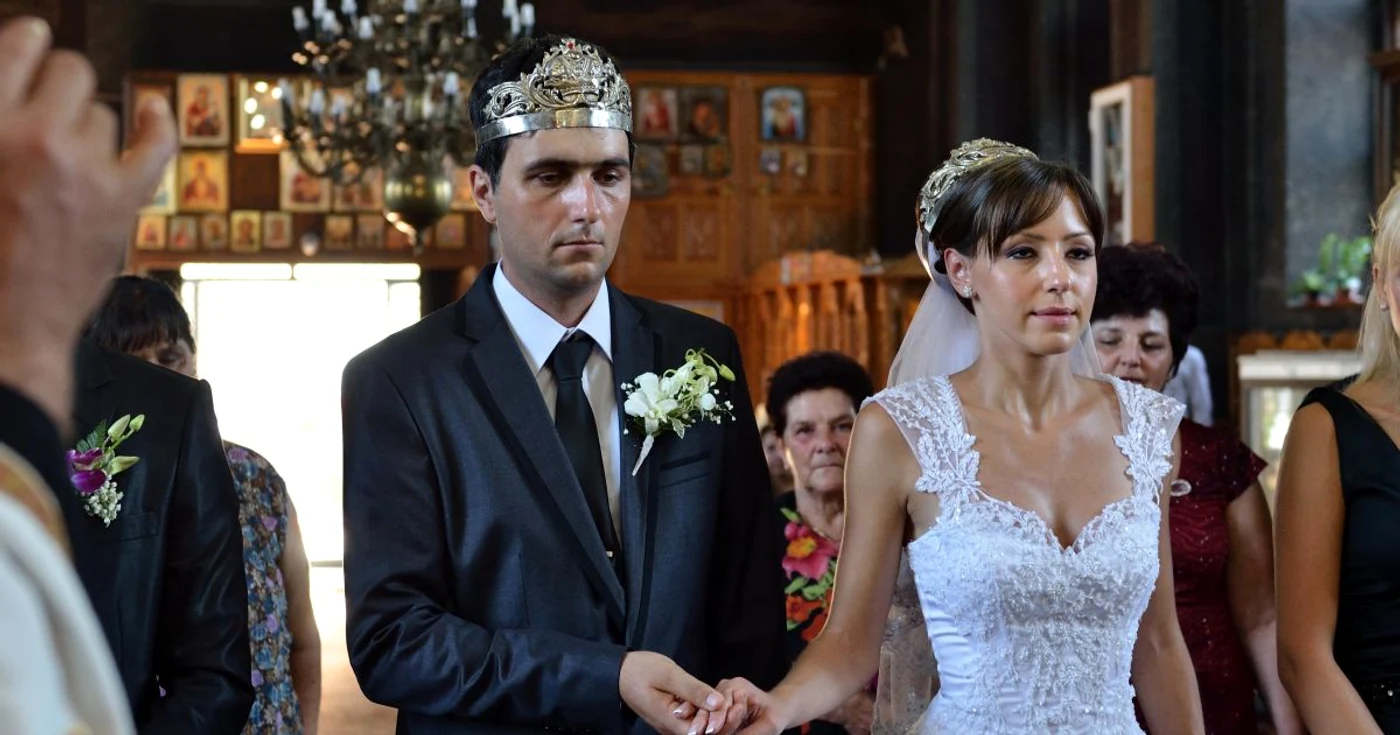 Mihaela şi Iulian au spus „DA“ după şapte ani de relaţie (foto: Vali Olteanu)