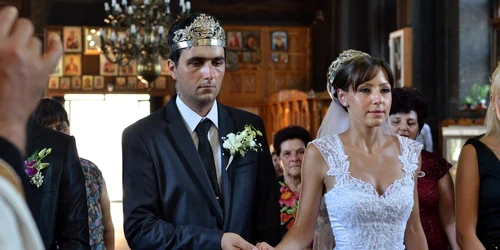Mihaela şi Iulian au spus „DA“ după şapte ani de relaţie (foto: Vali Olteanu)