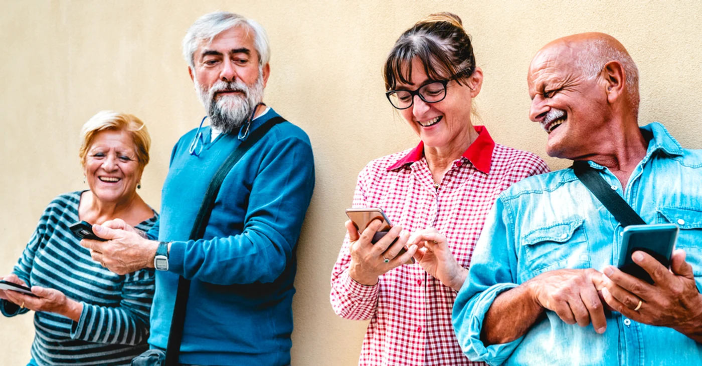 Persoanele in generația Baby boomers petrec foarte mult timp pe telefon