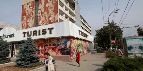 Hotelul Turist a fost vândut cu 30 de milioane de lei şi gajat la scurt timp pentru un credit de 30 milioane de euro