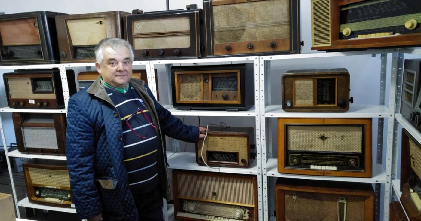 La începutul secolului al XX-lea, doar românii bogaţi sau cei care lucrau în străinătate îşi permiteau să-şi cumpere un aparat radio FOTO Ionuţ Dima