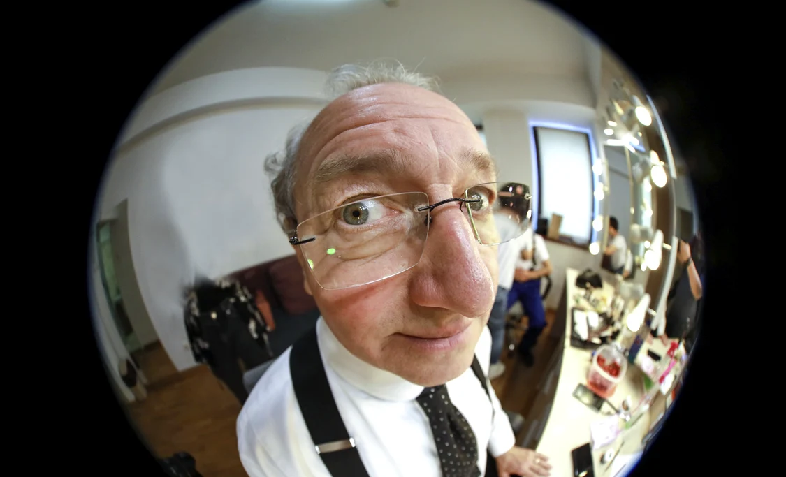 Dan Puric, unul dintre protagoniștii expoziției „Distorsiuni și expresii“ FOTO Florin Ghioca