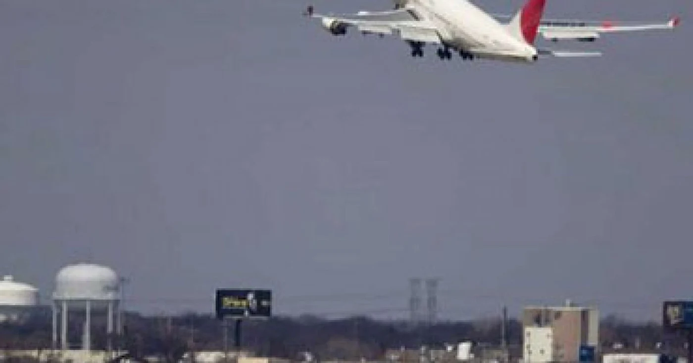 Angajaţi ai companiei American Airlines, arestaţi pentru trafic de cocaină