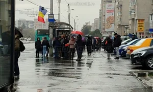 6744789c26dd1 66f397578e69f 66e519c5eeef7 persoane umbrele sursa monitorulcj jpg