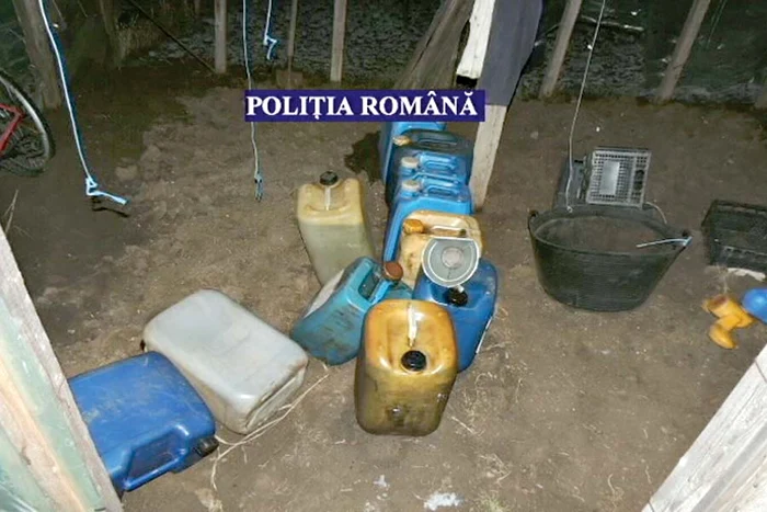 Maşinile de poliţie, cu puţin timp înainte să plece în misiune