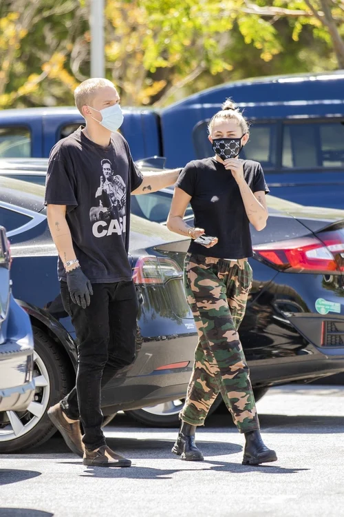 7 miley cirus fara sutien 4 jpg jpeg