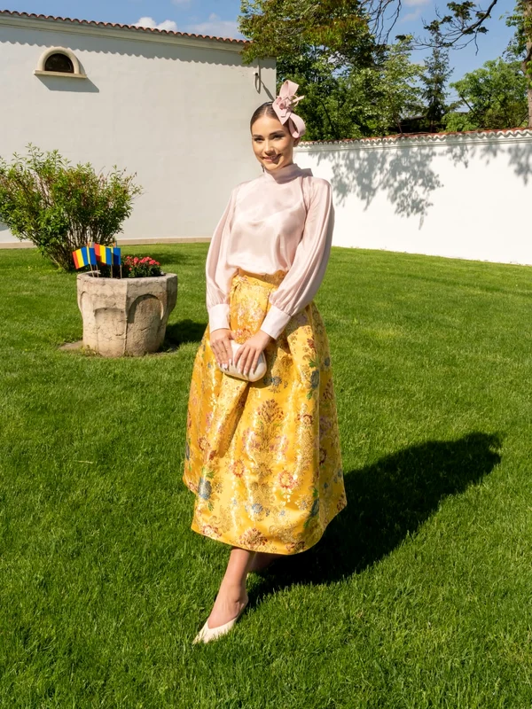 Andreea Gherasim la garden party la Palatul Elisabeta. FOTO: Instagram