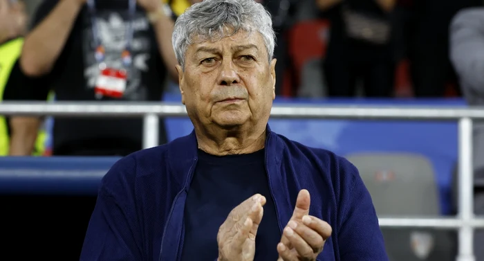 Mircea Lucescu aplaudă revenirea lui Ionuț Radu. Foto EPA EFE