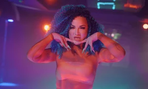 aura b are un nou videoclip jpeg