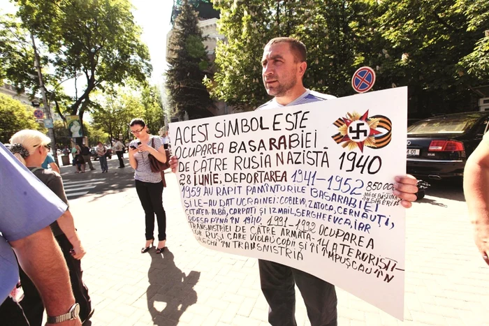 Unioniştii au protestat timp de două zile în faţa Primăriei Chişinău. Foto: Tudor Iovu