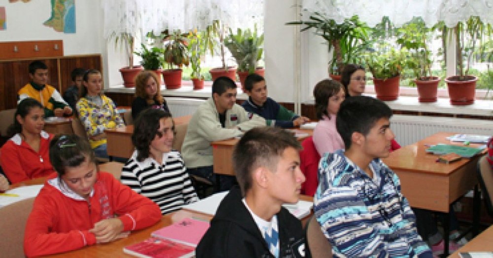 Salariile prea mici alungă psihologii din școli. Consilierea, făcută oricum pe genunchi cu un consilier la 700 de elevi