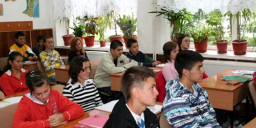 Botoşani: Doar 17 psihologi au grijă de mii de elevi
