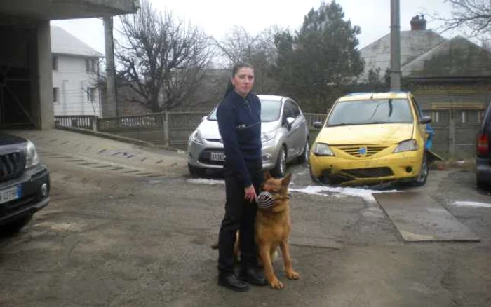 Poliţista Aspazia Puiu, alături de camaradul ei