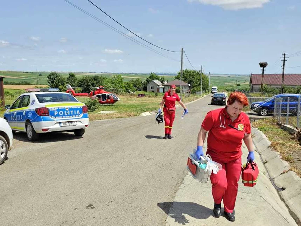 Medicii de la SMURD au ajuns la fața locului FOTO: ISU Botoșani