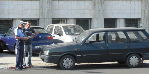 Poliţiştii au sancţionat şoferii care nu au respectat regulile de circulaţie