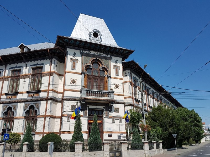 Bătaie la un liceu de prestigiu din Târgu Jiu. Scandalul a avut loc într-o sală de clasă