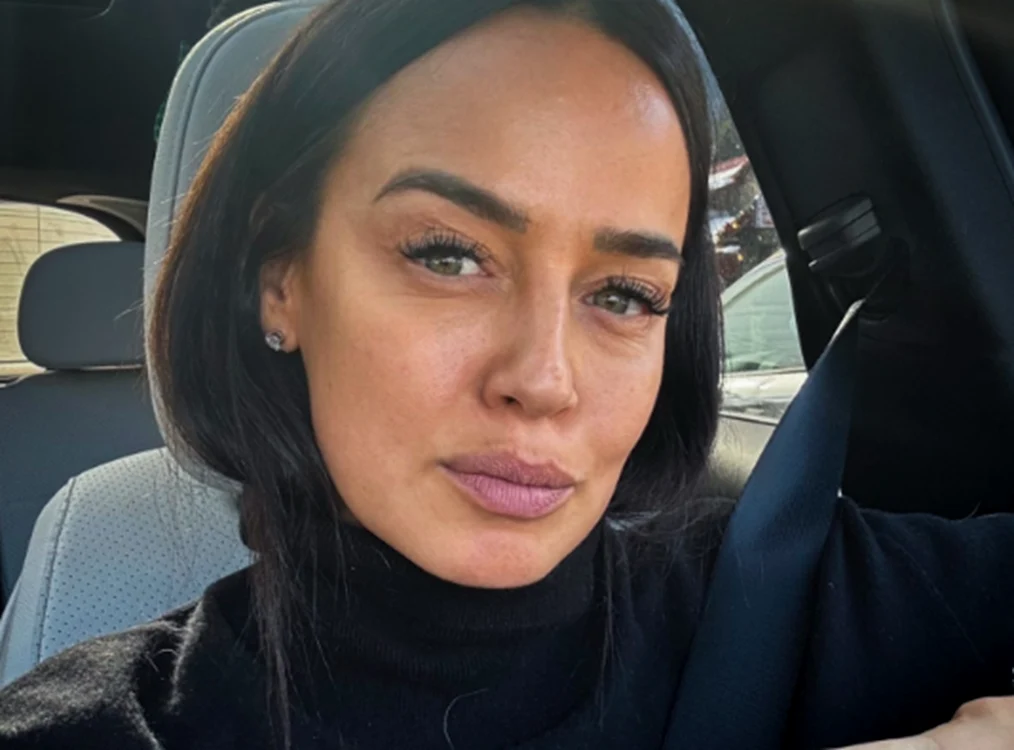 Andreea Raicu critică piesa „Mamacita” a Fraților Velea. FOTO: Facebook