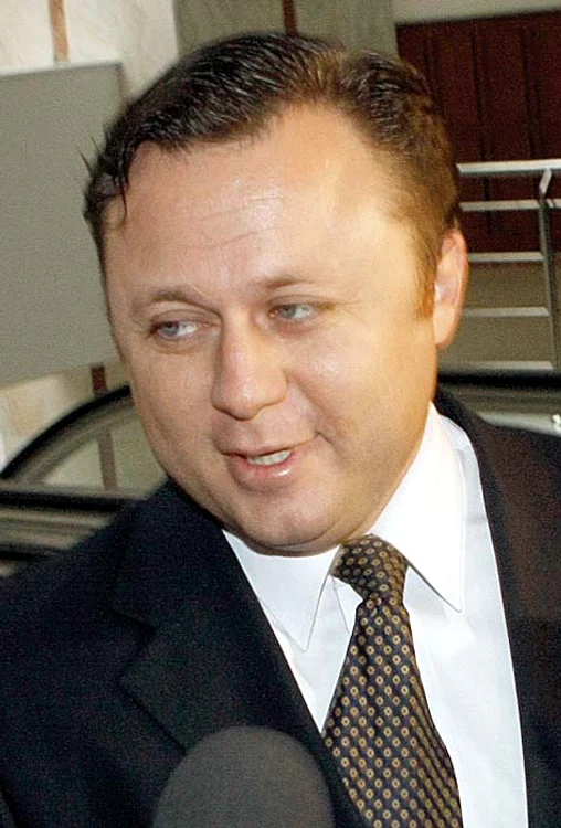 Dragoş, fiul cel mic al lui Ion Dolănescu, a contestat şi el  împărţirea averii şi cere drepturile de autor, care i-au revenit lui Ionuţ