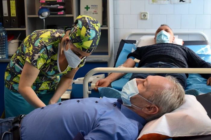 Deputatul Lucian Heiuş şi primarul Devei, Florin Oancea, vindecaţi de COVID - 19, au donat plasmă