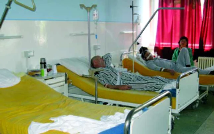 Arad: Şomerii arădeni scapă de criză cu boli inventate şi contestate
