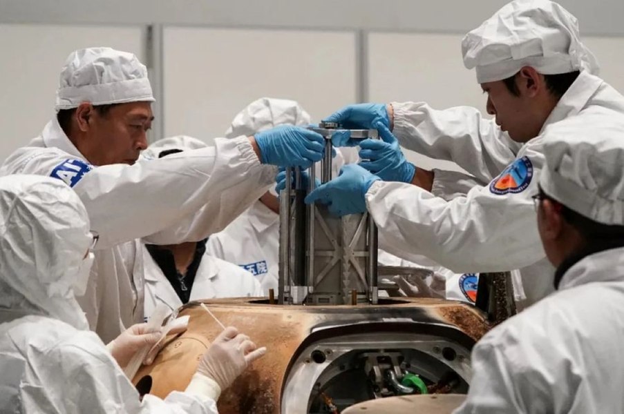 China oferă acces cercetătorilor din întreaga lume la mostre aduse de pe Lună, mai puţin celor de la NASA