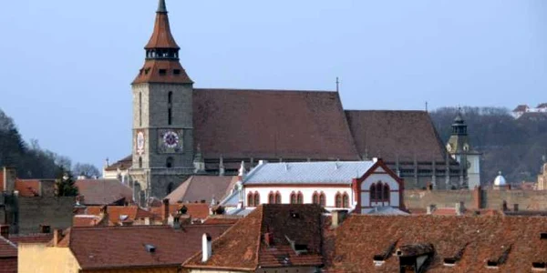 Miercuri, în Biserica Neagră va avea loc o slujbă cu şapte preoţi