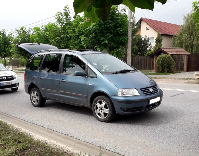 Maşină indisponibilizată de poliţişti