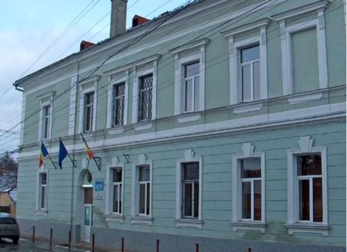 Fostul primar Marian Pitea a directionat banii publici în interes propriu