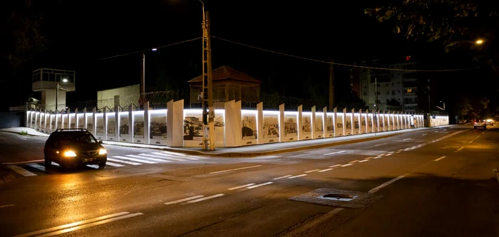 221 de metri din gardul penitenciarului Tulcea au devenit galerie de artă FOTO Primăria Tulcea