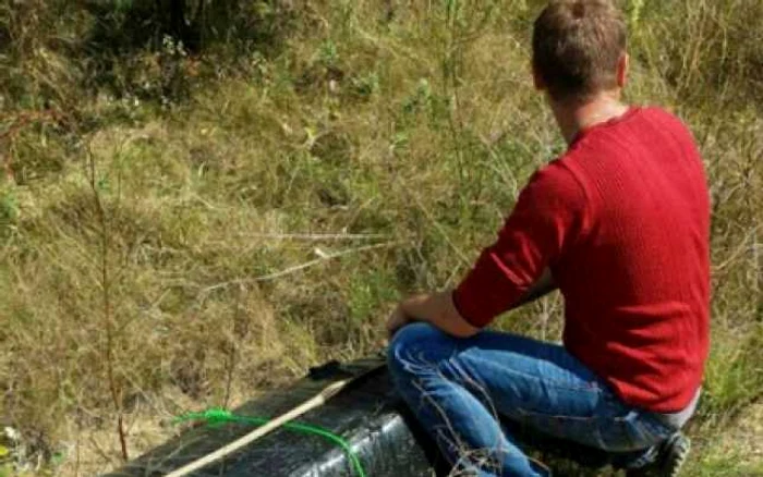 Contrabandistul şi-a recunoscut vina în faţa poliţiştilor de frontieră Foto: Border.gov.md